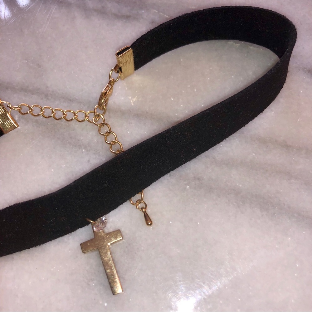 Cross Pendant Choker, NWOT